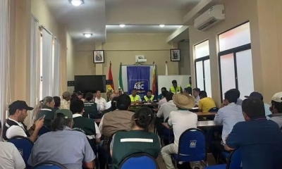 La reunión se lleva a cabo en oficinas de la ABC.