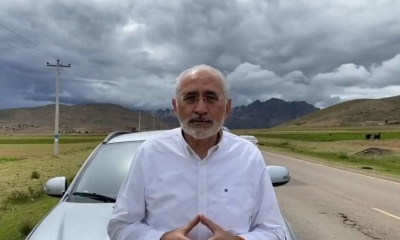 Carlos Mesa, en la carretera hacia Potosí, cuando quería acompañar la marcha de los cívicos del occidente.