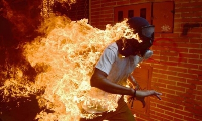 Ronaldo Schemidt fue nominado al World Press Photo de 2018 por el 