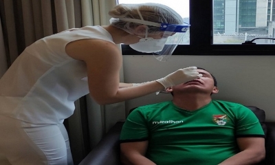 Una imagen de la toma de muestras para pruebas COVID en la Selección Nacional. Prensa FBF