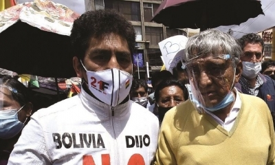 Iván Arias recibió el respaldo de la protesta en La Paz.