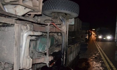 Así quedó el bus en la carretera/Foto. RRSS