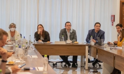 Conformación de una comisión técnica multisectorial que analizará las condiciones del contrato plurianual.