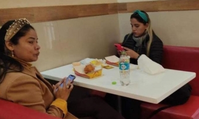 Carolina Añez, fue captada en un restaurant/Foto. RRSS