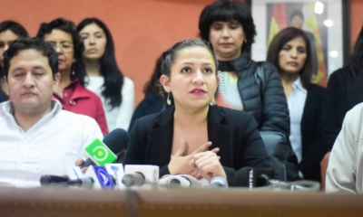 Ministra de Salud, Ariana Campero. 