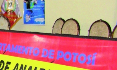 Planifican disminuir la tasa de analfabetismo la ciudad de Potosí