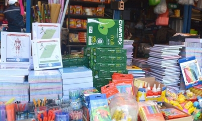Inician ferias escolares con precios bajos en materiales.