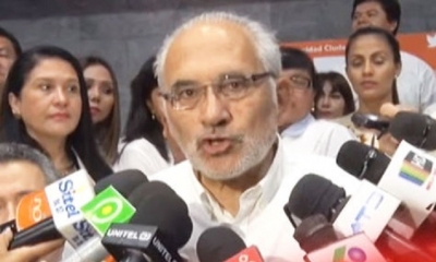 Mesa en declaraciones a la prensa tras la presentación de sus candidatos a la Asamblea Legislativa Plurinacional en Santa Cruz