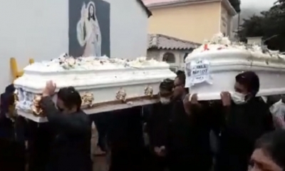 Gran cantidad de gente en Cementerio de La Paz