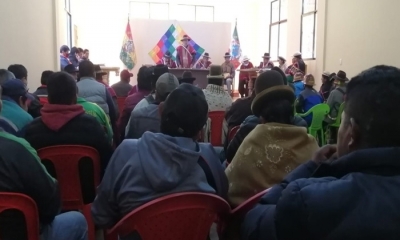 Reunión de autoridades originarias en Ayata. Foto/Dirigencia sindical