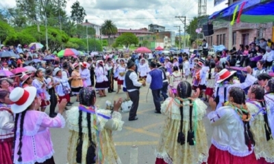 Una imagen de archivo del Carnaval de Antaño de Sucre.