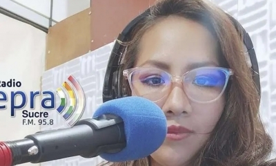 La periodista de Radio Cepra de la ciudad de Sucre, Daniela Valdez.