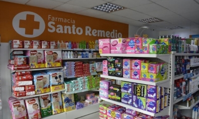 La primera farmacia bajo la marca ‘Santo Remedio’, ubicada en la intersección de la avenida 2 de agosto y cuarto anillo/Foto. Kreab