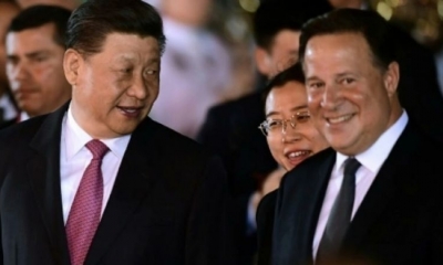 El presidente chino Xi Jinping y el presidente de Panama Juan Carlos Varela, 2 de diciembre de 2018. Foto: AFP.