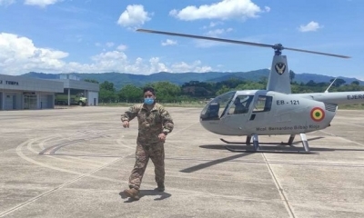Helicóptero del ejército Robinson -44