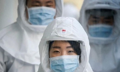El último balance indica que China tiene 83 000 casos de contagios, de los cuales 4 634 personas fallecieron. | Fuente: AFP