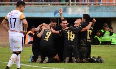 Así festejó el equipo al volver a la liga/Foto. APG