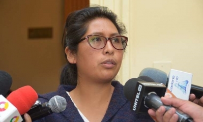 La presidenta de la Cámara de Senadores, Eva Copa.