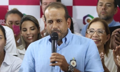 El candidato presidencial de la alianza electoral Creemos, Luis Fernando Camacho, en conferencia ayer. | EFE