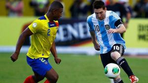 La patria futbolera estará atenta a lo que ocurra con el Seleccionado nacional que, en Quito, frente a Ecuador, juega su chance de ir al mundial