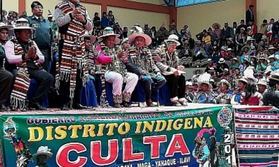 Entrega coliseo en Oruro