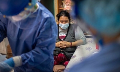 En las últimas dos jornadas se alcanzaron tasas récord de infecciones con nuevo coronavirus, en torno a 220.000 nuevos casos diarios a nivel global.