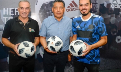 Guillermo Saucedo, Ismael Maldonado y Mauricio Kolle, Brand Manager adidas Bolivia/Foto. LG