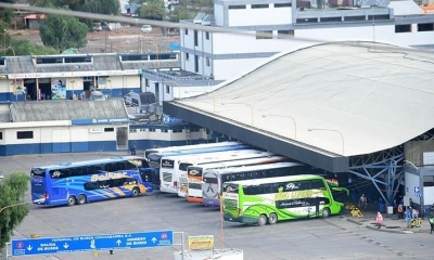 Los andenes de salida y llegada de la terminal siempre están llenos de buses. | Carlos López