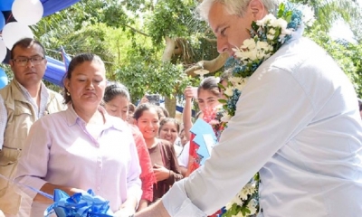 Álvaro García Linera, entregando las viviendas/Foto. Vicepresidencia
