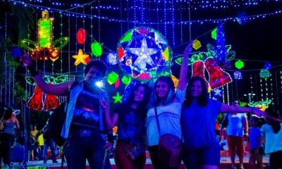 Más de 2,000 visitantes recibe la plaza a diario/Foto. HAMC