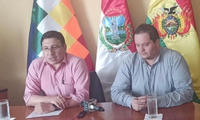 El ministro de Hidrocarburos y Energías, Franklin Molina Ortiz y Armin Dorgathen