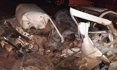 En este estado terminó la camioneta tras estrellarse contra una cosechadora. Foto: EL DEBER