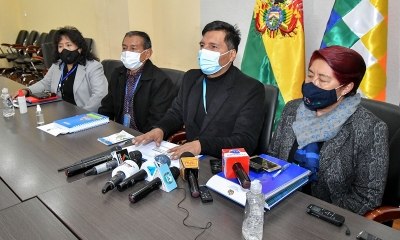 Ministro de Educación, Adrián Quelca.