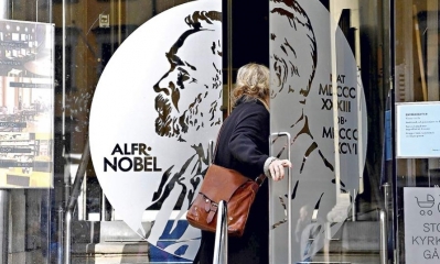 Entrada del Museo Alfred Nobel en Estocolmo, en el edificio de la Academia Sueca/ Foto. AFP