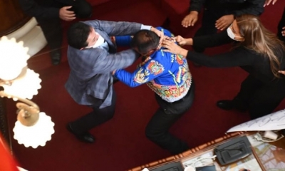 Montero pidió disculpas por lo ocurrido y aseguró que fue en defensa propia.