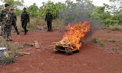 La droga fue incinerada esta mañana en San Matías. Foto: EL DEBER
