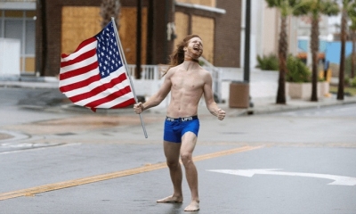 Lane Pittman, rockero que salió semidesnudo contra el huracán Florence.