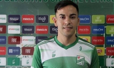 Facundo Suárez, delantero argentino de Oriente Petrolero. 