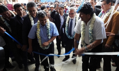 El Presidente Evo Morales y el alcalde Humberto Sánchez, inauguraron una moderna infraestructura educativa.