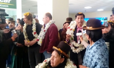 Llegaron ayer al aeropuerto de El Alto/Foto. RRSS
