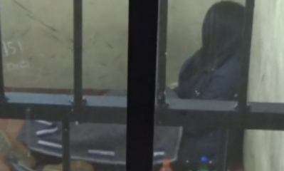 La mujer se encuentra aprehendida/Foto. Captura de pantalla 