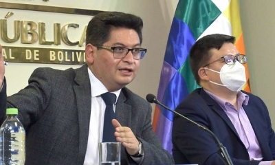 El ministro de Economía y Finanzas Públicas, Marcelo Montenegro, explicó los alcances de la operación.
