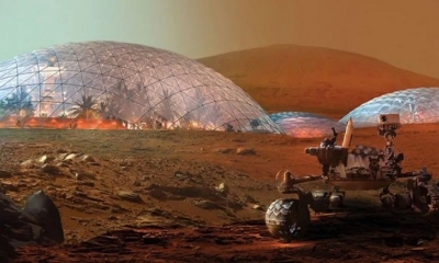 La viajera dice venir del año 3812