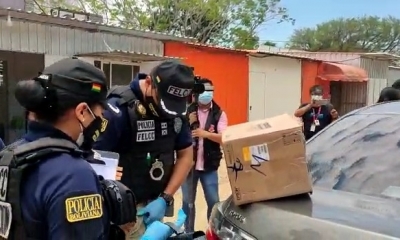 Policías y fiscales secuestran documentos de Recursos Humanos