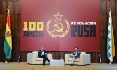 Álvaro García Linera, junto al secretario general del partido PODEMOS, de España, Pablo Iglesias.
