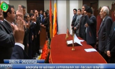 Momento en el que asumen los nuevos magistrados del TSJ. Foto: Captura de Bolivia TV