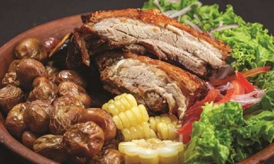 Lechón al horno en el concurso de recetas bolivianas 