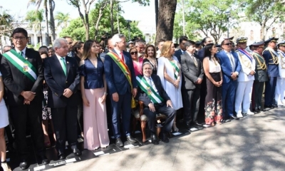 Angélica Sosa, autoridades cruceñas junto al vicepresidente/Foto. RRSS