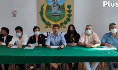 Representantes cívicos de Bolivia en conferencia de prensa Foto.