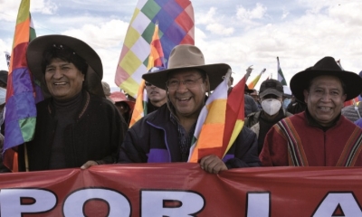 Morales marcha para apoyar al Gobierno luego del revés de la abrogación de la Ley 1386. Foto: AFP.